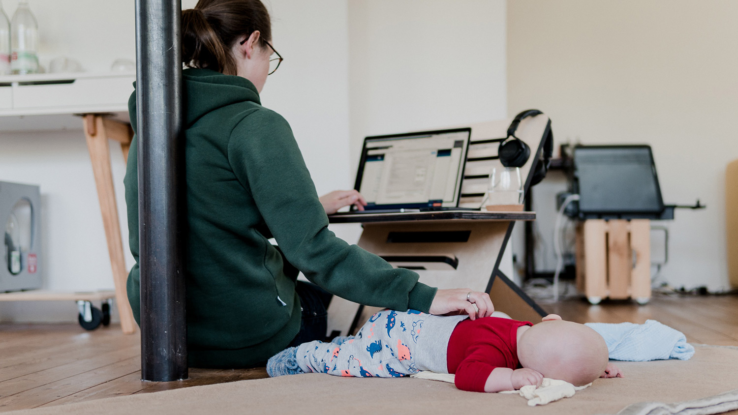 Multitasking work and childcare
